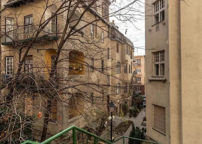 Hidden Gems In Buda Διαμέρισμα *