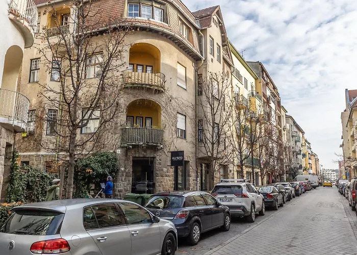 Hidden Gems In Buda شقة *