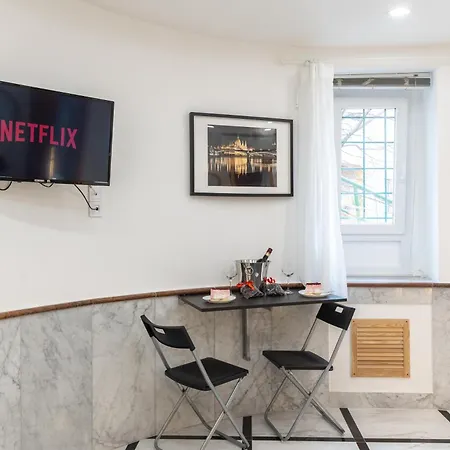 Hidden Gem In Buda * Boedapest